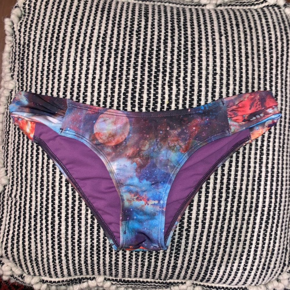 Volcom bathing suite bottom